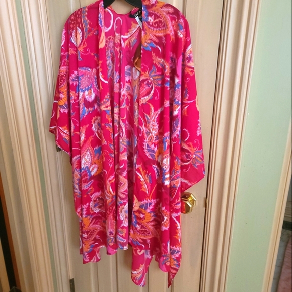 IMAN Sweaters - NWT Iman Plus Sz One SZ Fits Most Red Floral Wrap Shawl